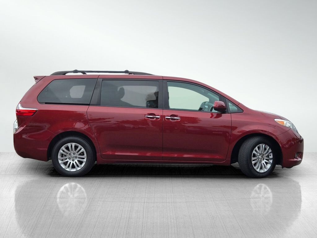 Used 2017 Toyota Sienna XLE Van