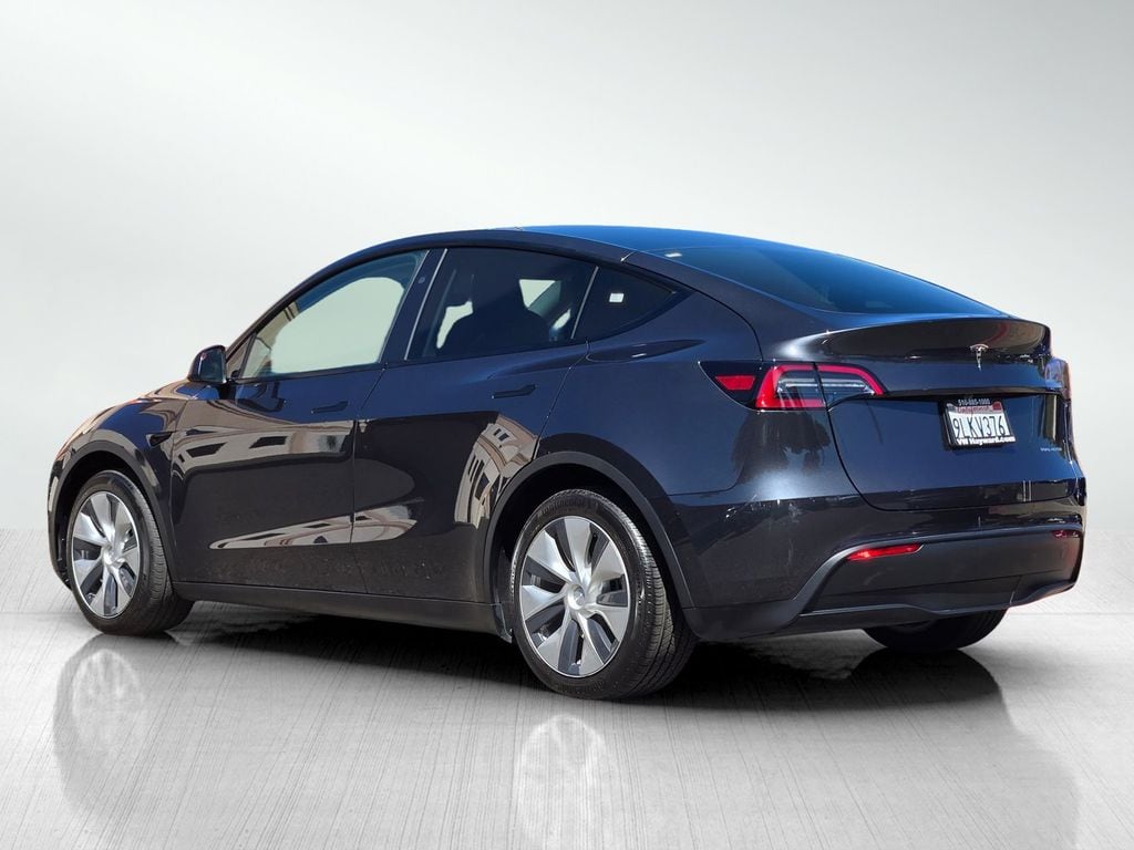 2024 Tesla Model Y Long Range photo 5