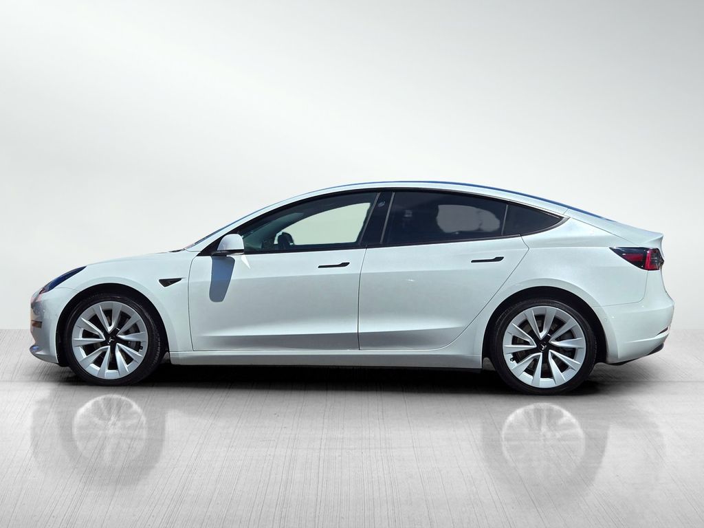 2021 Tesla Model 3 Standard Range Plus photo 6