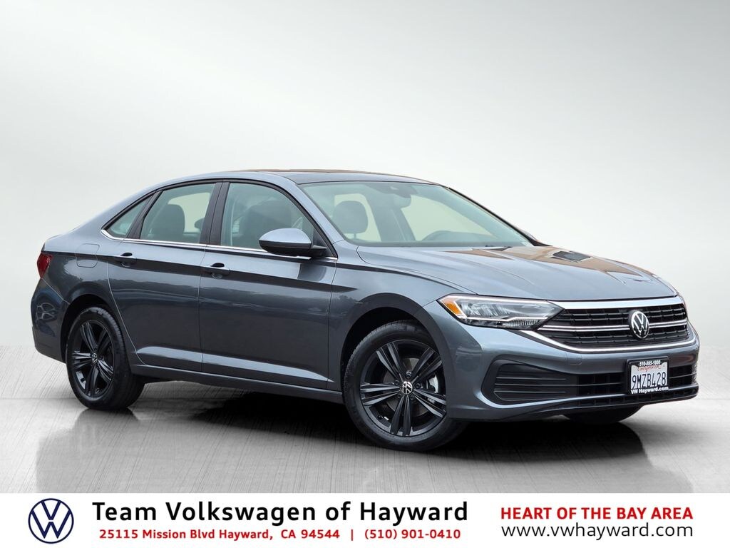 Used 2024 Volkswagen Jetta 1.5T SE Sedan