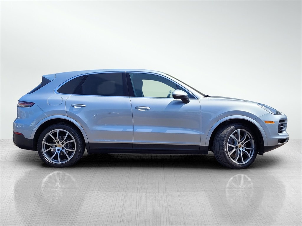 2021 Porsche Cayenne Base photo 3