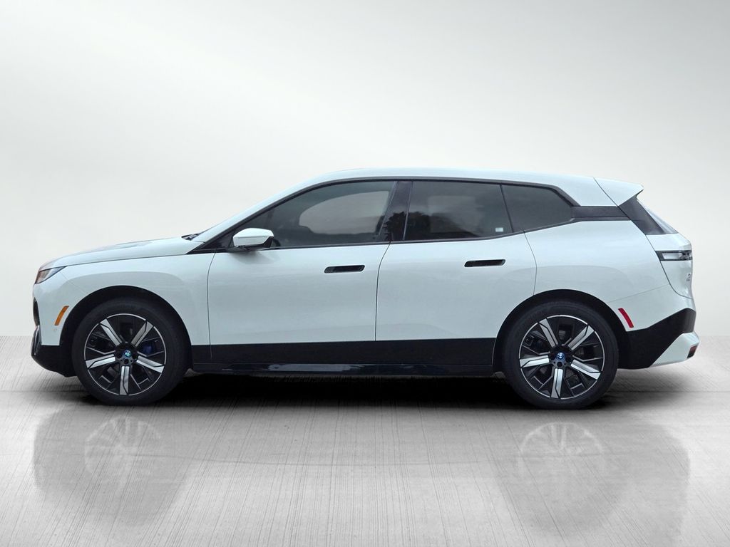 2024 BMW iX xDrive50 photo 3