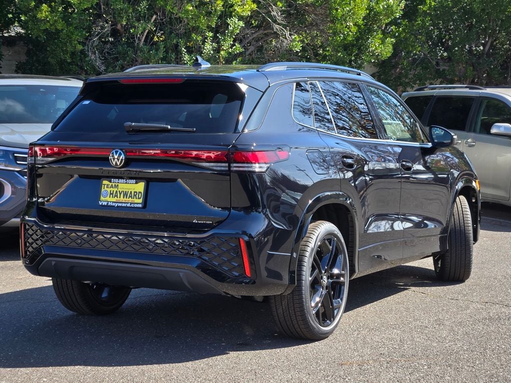 New 2026 Volkswagen Tiguan 2.0T SE R-Line Black SUV