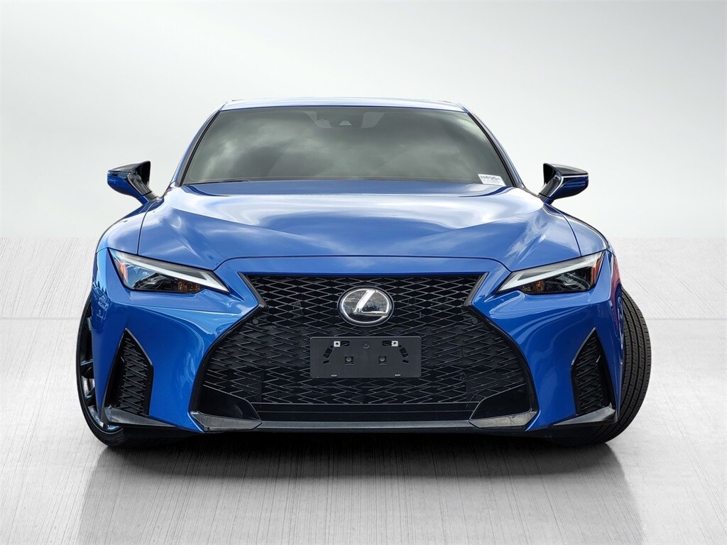 2022 Lexus IS 350 F SPORT photo 2