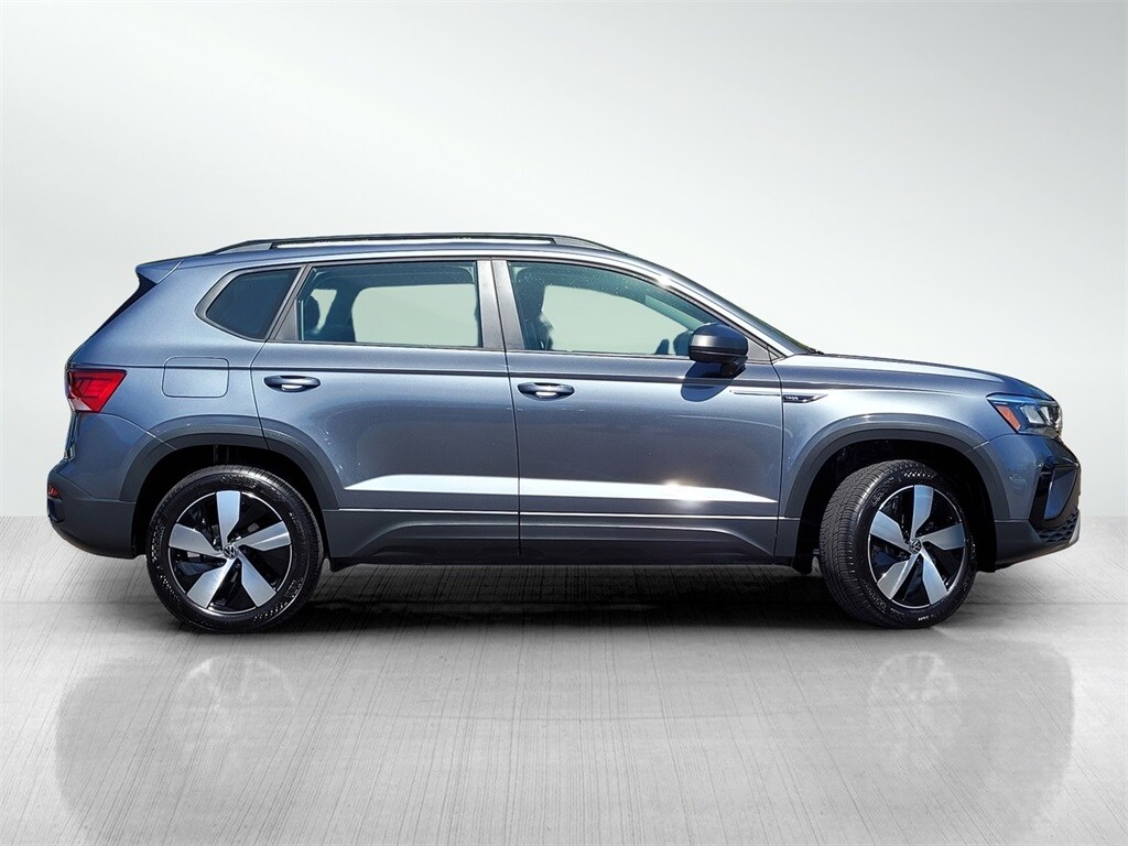 2024 Volkswagen Taos S photo 3