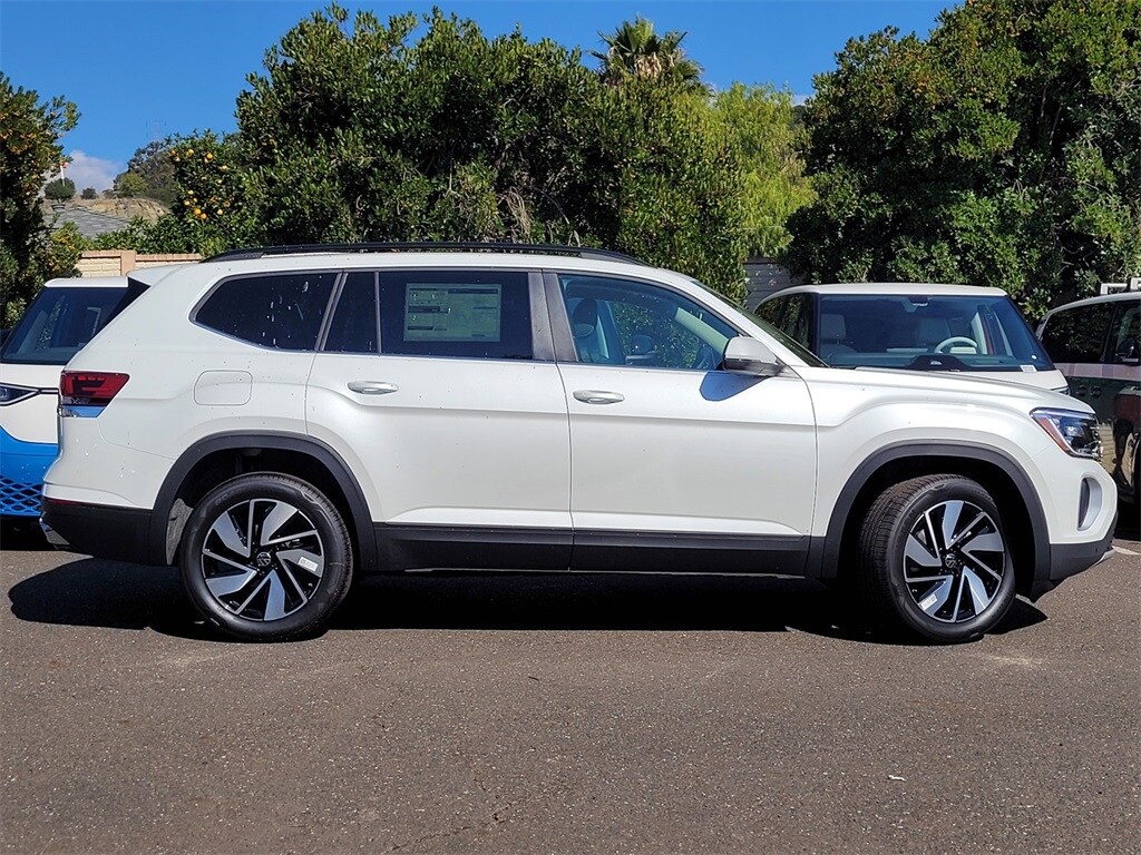 2026 Volkswagen Atlas SE Technology photo 2