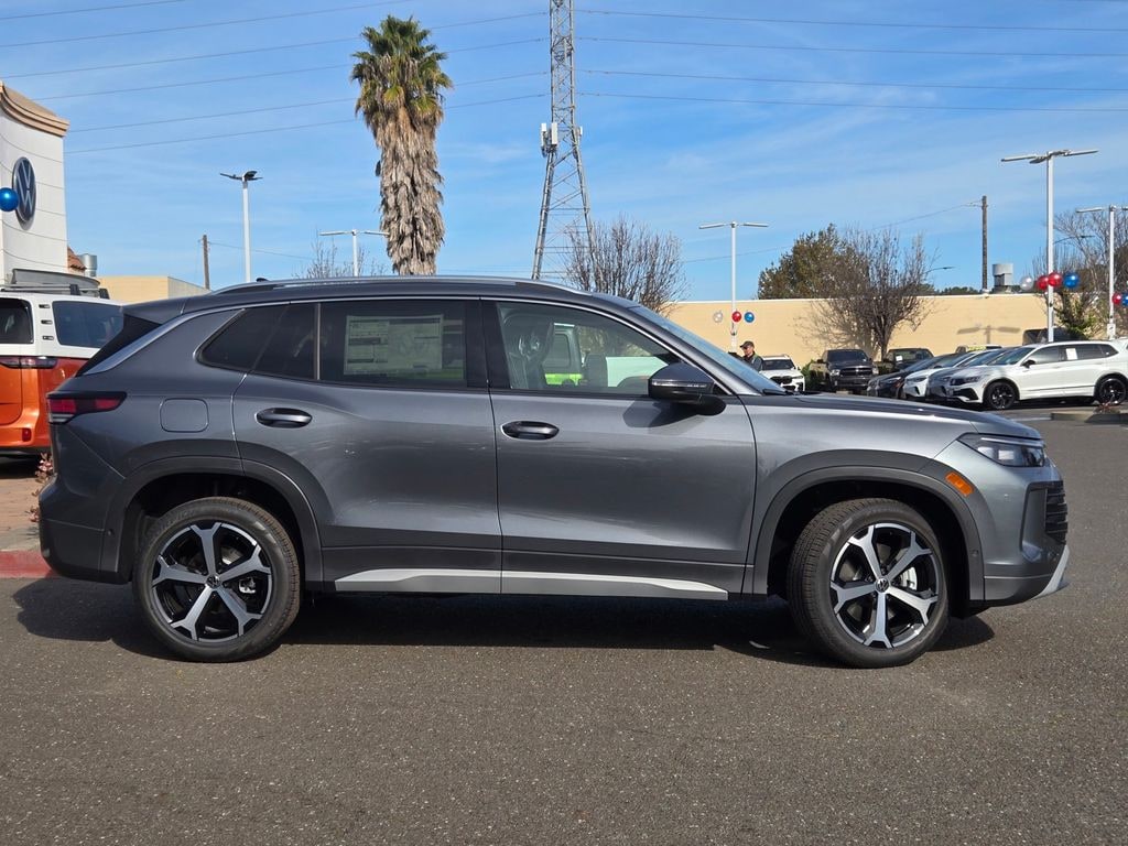 New 2026 Volkswagen Tiguan 2.0T SE SUV
