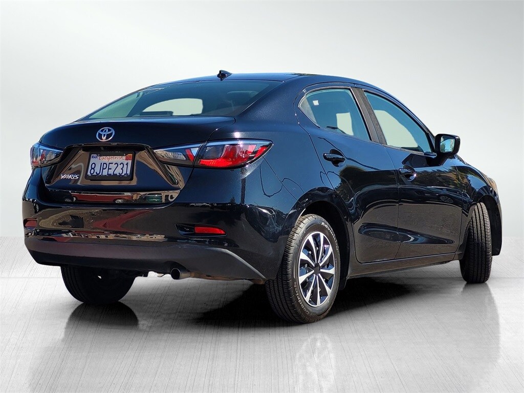 2019 Toyota Yaris L photo 4