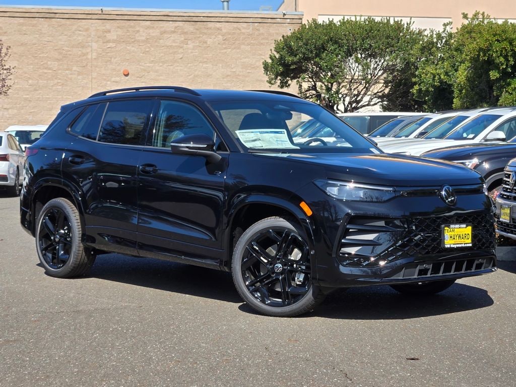 New 2026 Volkswagen Tiguan 2.0T SE R-Line Black SUV