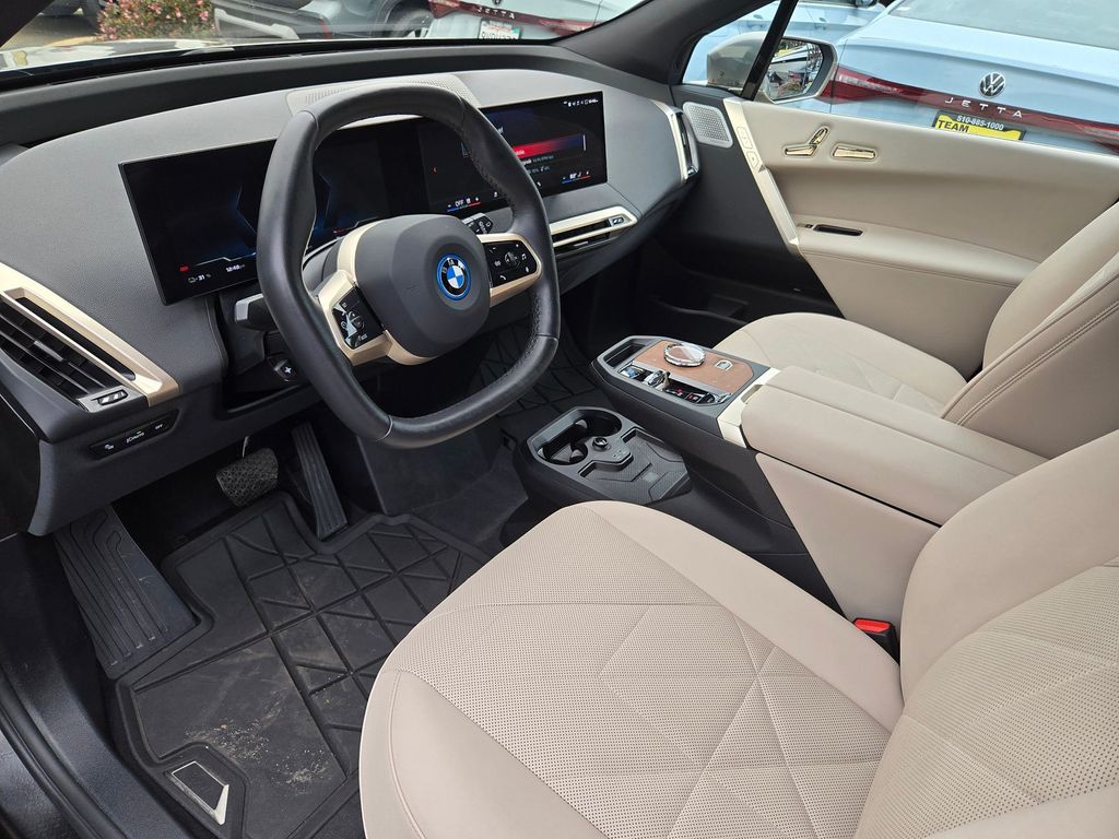 2024 BMW iX M60 photo 4