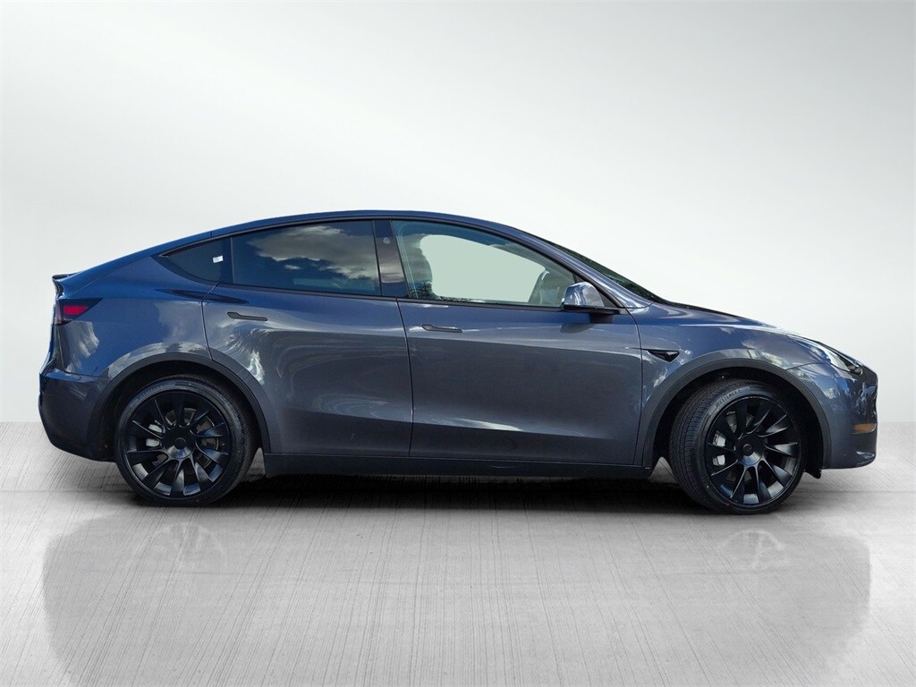 2023 Tesla Model Y Long Range photo 3