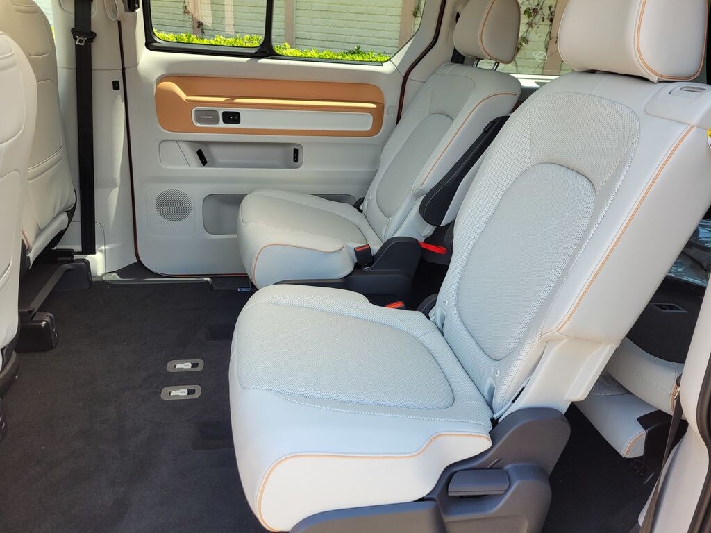 New 2025 Volkswagen ID. Buzz Pro S Plus Van Passenger Van