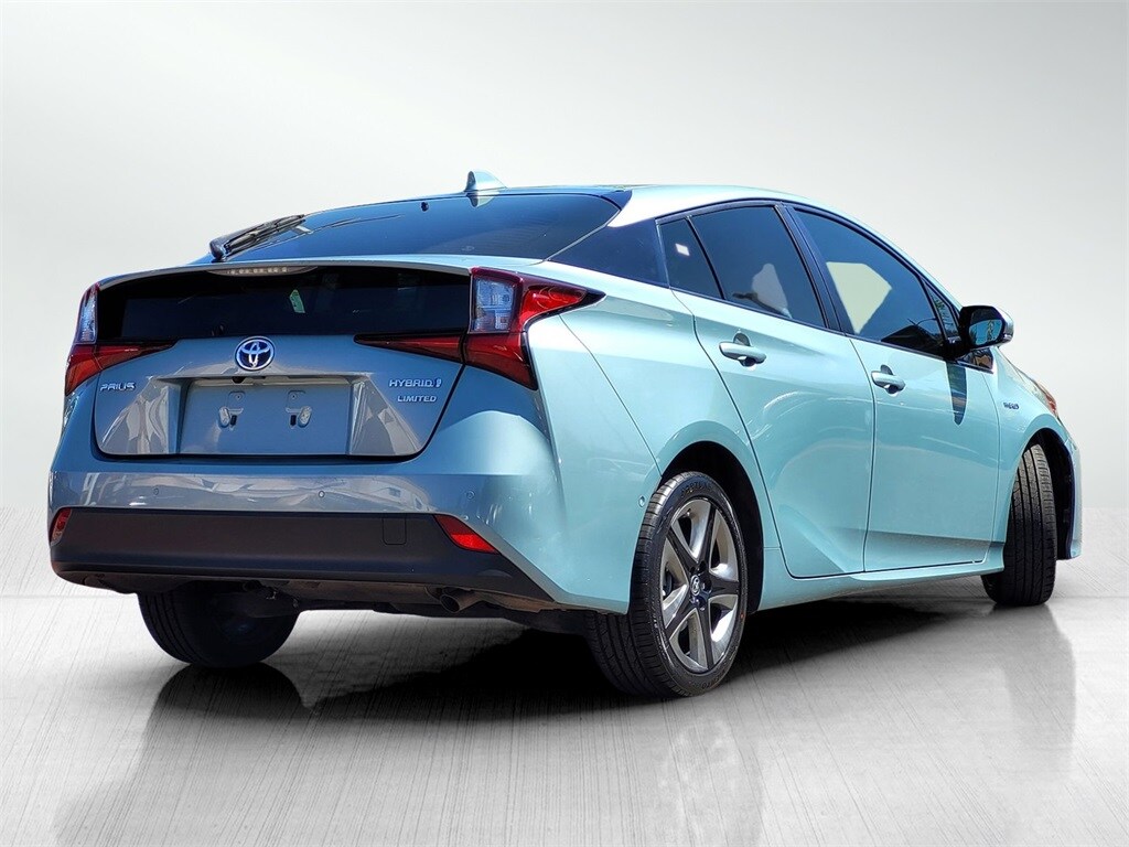 2019 Toyota Prius Limited photo 4