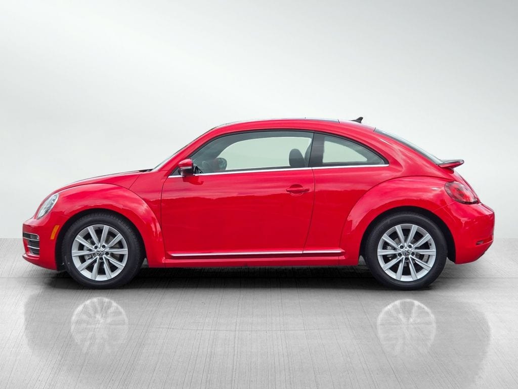 2018 Volkswagen Beetle 2.0T SE photo 5