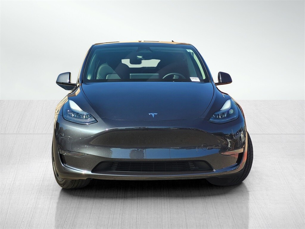 2025 Tesla Model Y Long Range photo 2