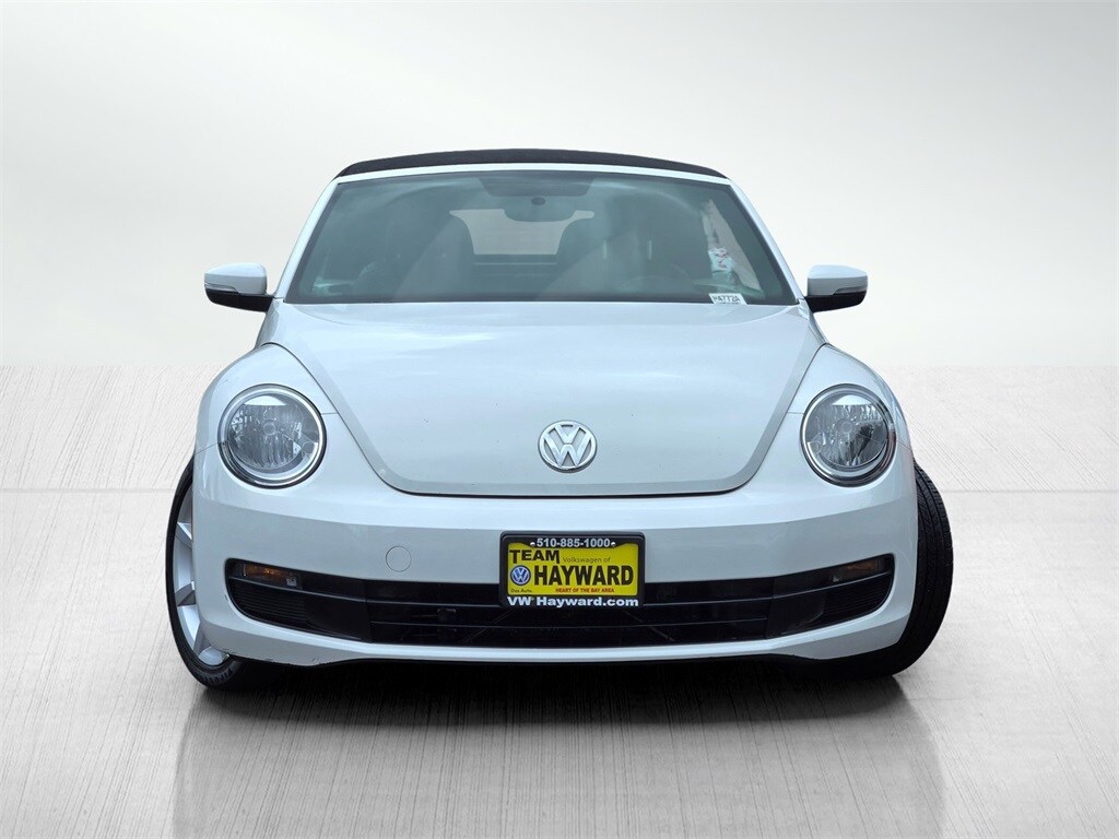2013 Volkswagen Beetle 2.5L Convertible photo 3