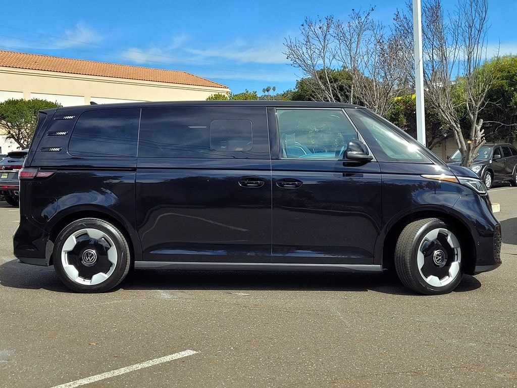 New 2025 Volkswagen ID. Buzz Pro S Van Passenger Van