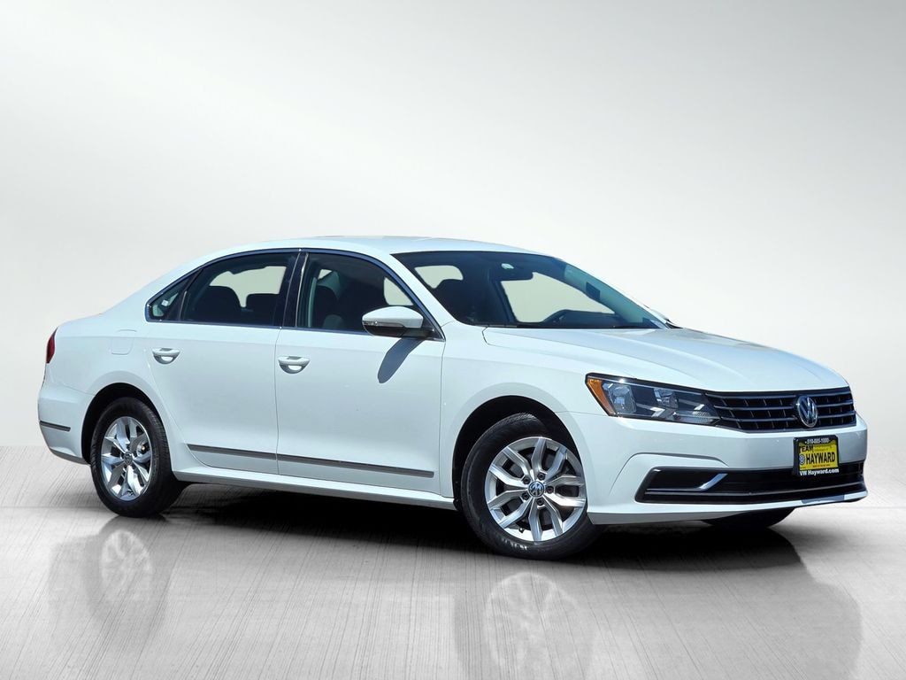 Used 2016 Volkswagen Passat 1.8T S Sedan