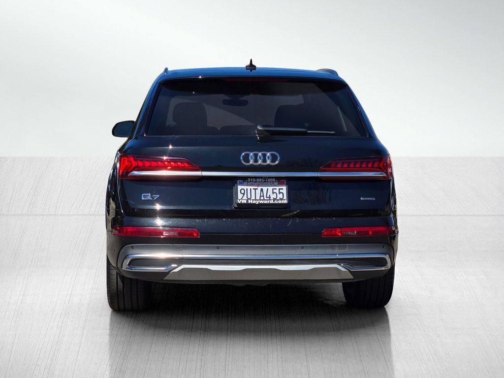 2023 Audi Q7 55 Premium Plus photo 4