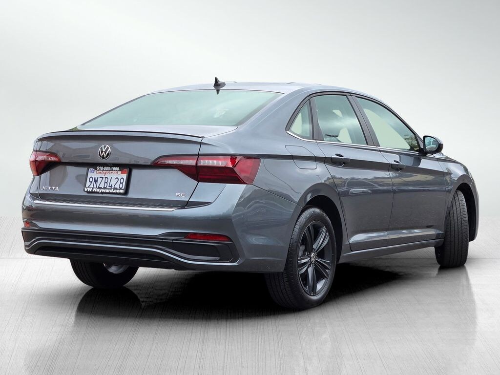 Used 2024 Volkswagen Jetta 1.5T SE Sedan