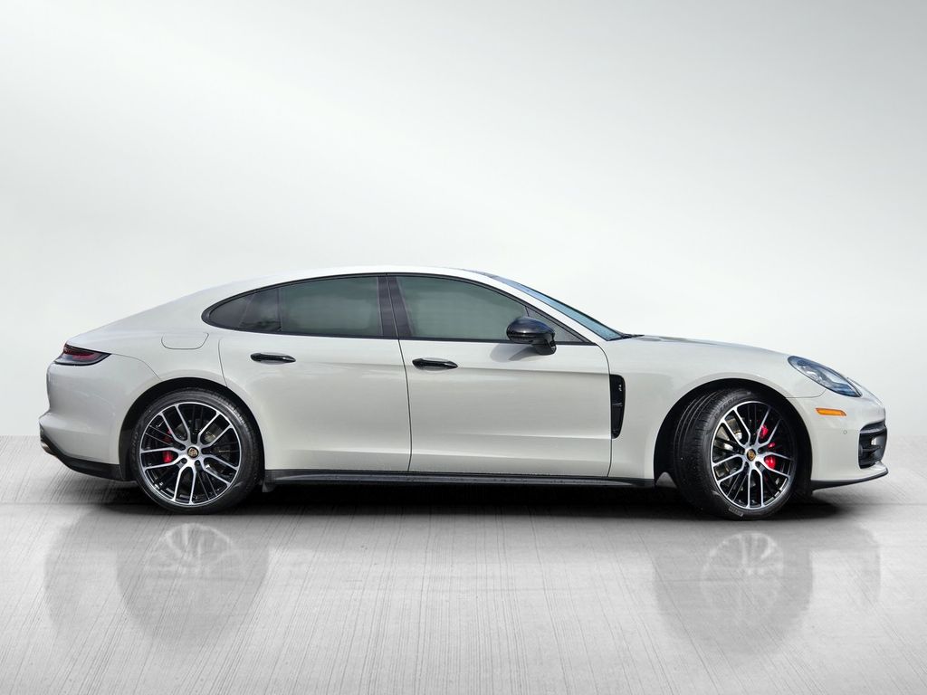2021 Porsche Panamera 4S photo 2