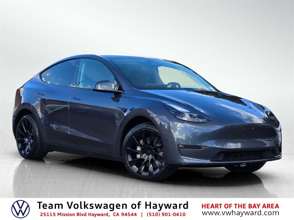 2023 Tesla Model Y Long Range's photo