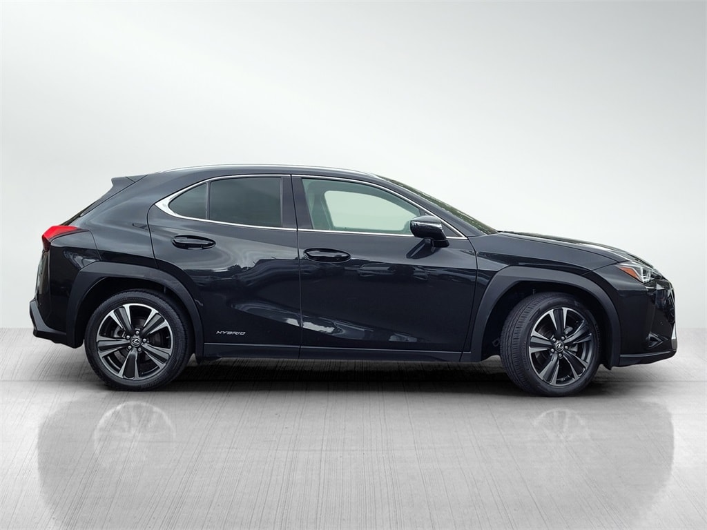 2020 Lexus UX 250h Premium photo 3