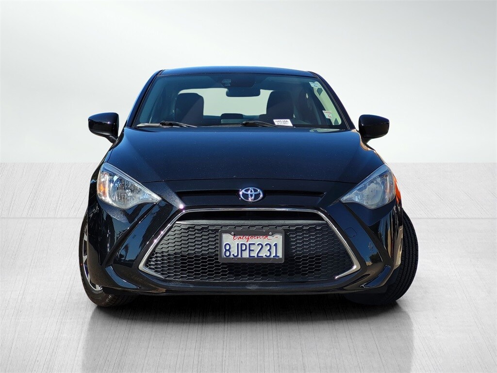 2019 Toyota Yaris L photo 2