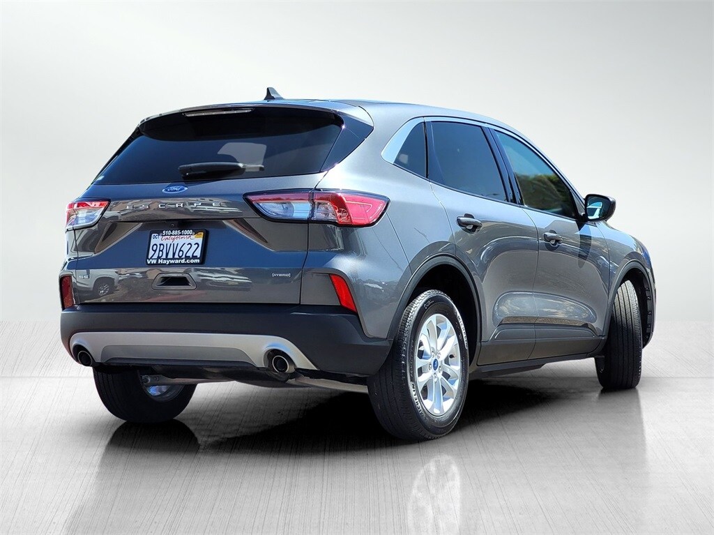 2022 Ford Escape Hybrid SE photo 4