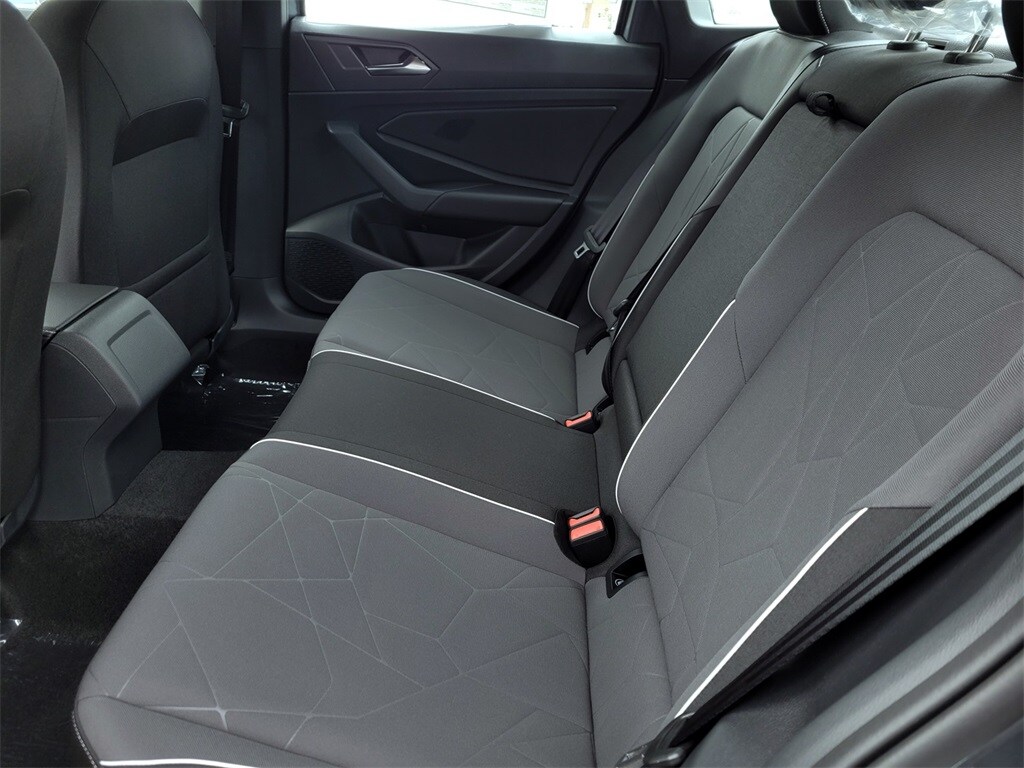 2026 Volkswagen Jetta Sport photo 4