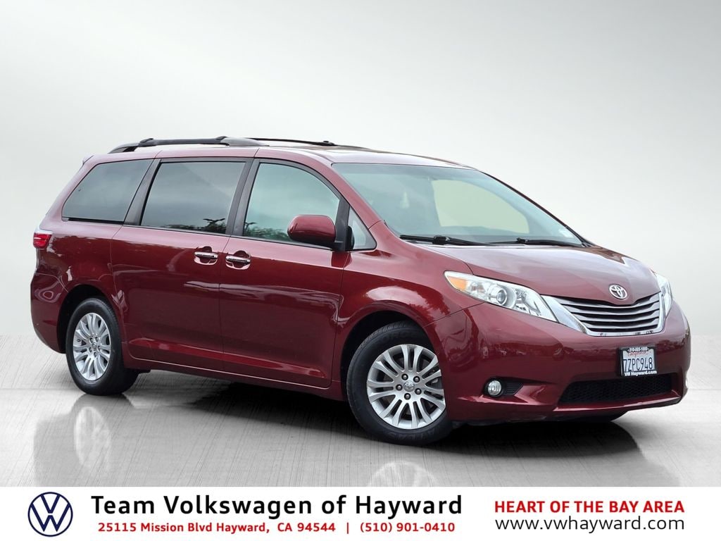 Used 2017 Toyota Sienna XLE Van