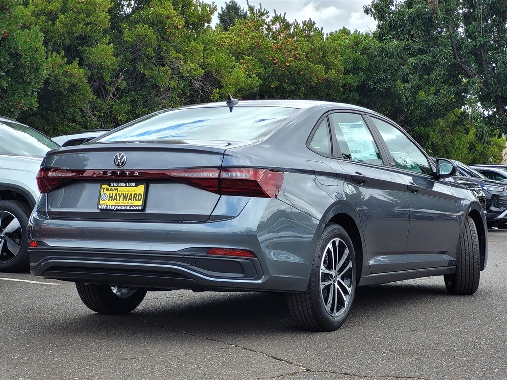 2026 Volkswagen Jetta Sport photo 3