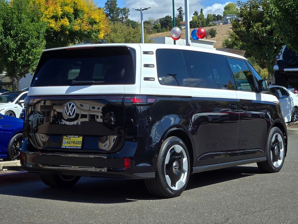 New 2025 Volkswagen ID. Buzz Pro S Van Passenger Van