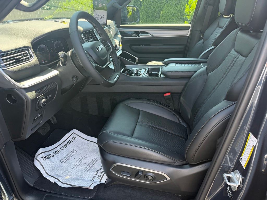 2025 Jeep Wagoneer L Series I - Photo 11