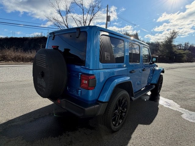 2022 Jeep Wrangler Unlimited Sahara 4XE - Photo 6