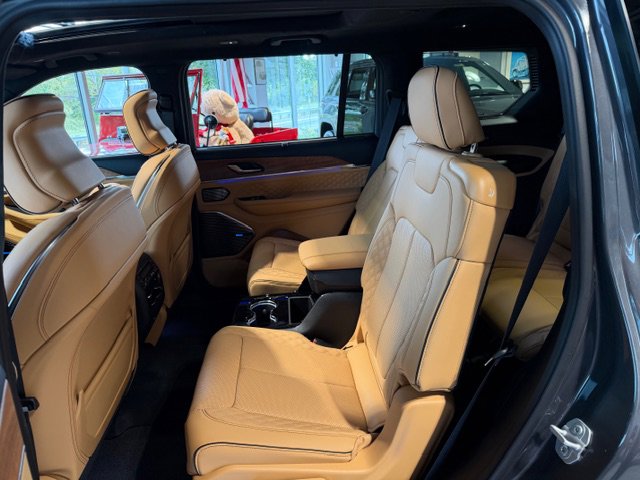 2025 Jeep Grand Cherokee L Summit Reserve photo 2