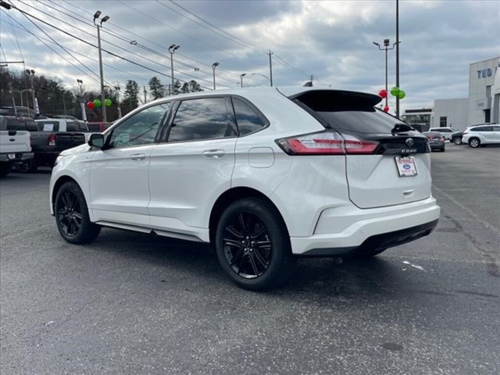 Used 2024 Ford Edge SUV