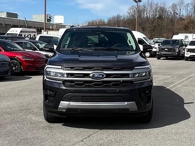 Used 2024 Ford Expedition XLT with VIN 1FMJU1J87REA39764 for sale in Knoxville, TN