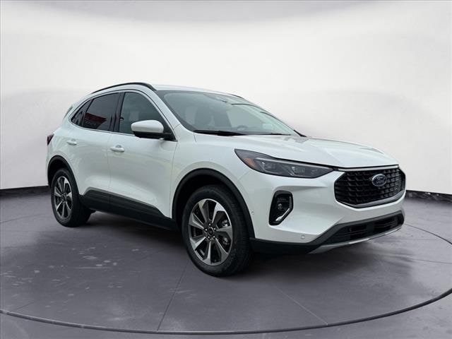 2023 Ford Escape Platinum's photo