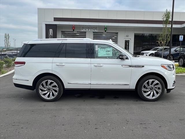 2024 Lincoln Navigator Reserve - Photo 8