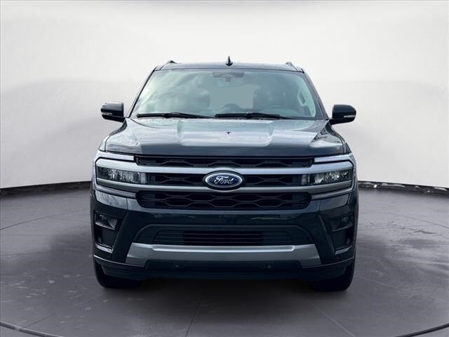 Used 2024 Ford Expedition XLT with VIN 1FMJK1J8XREA55818 for sale in Knoxville, TN