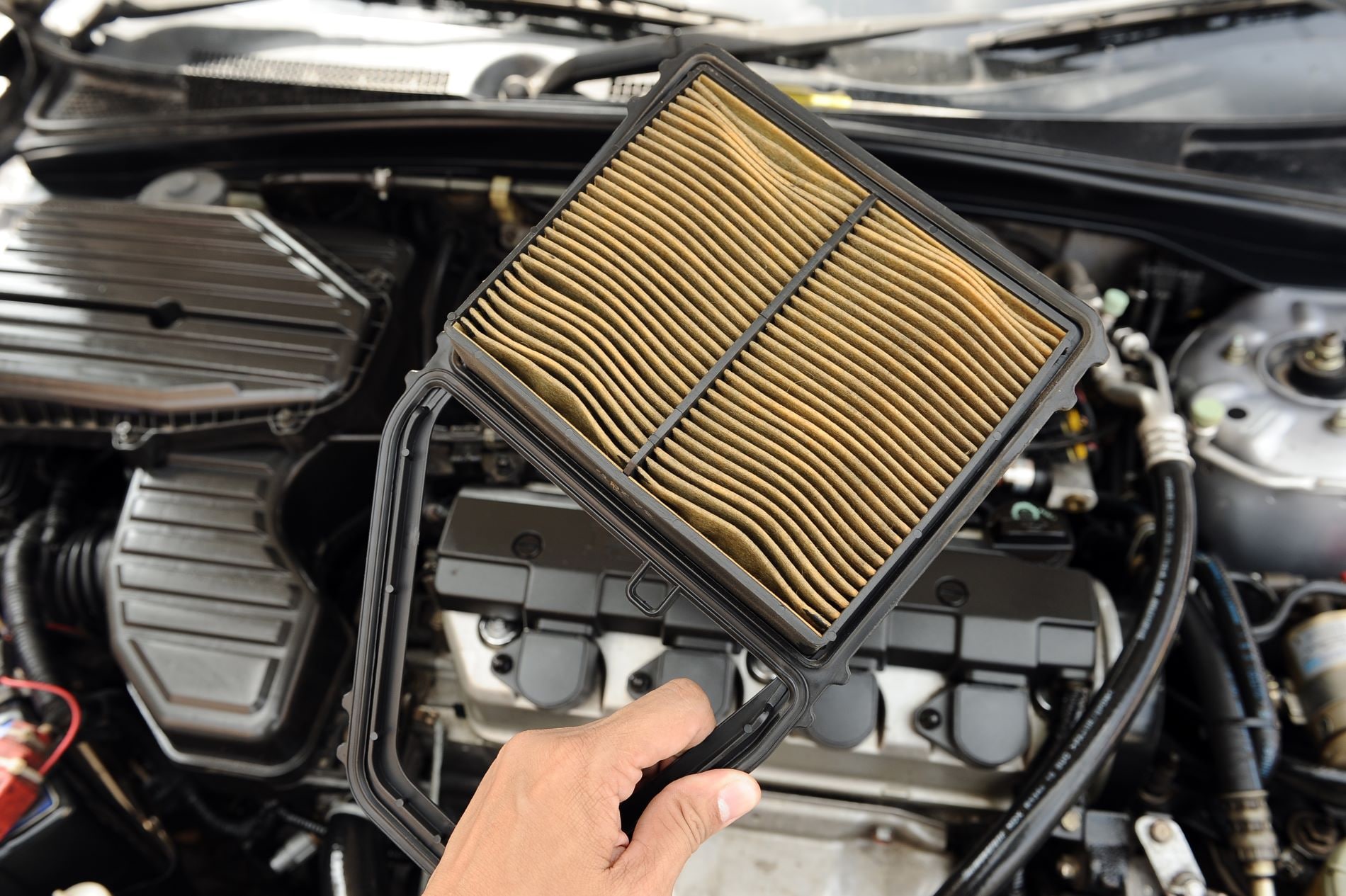 Engine Air Filters, once you remove the dirty air filter you must install the new filter quickly into the filter box. Dirty Car Air Filter.