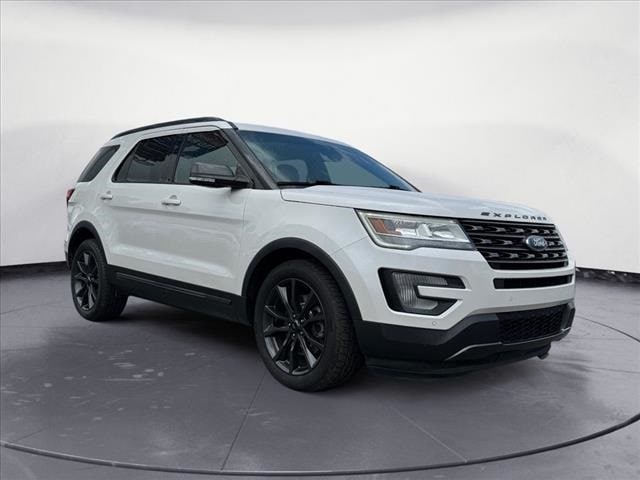 2017 Ford Explorer XLT's photo