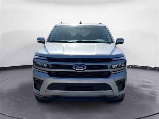 Used 2024 Ford Expedition XLT with VIN 1FMJU1H83REA47768 for sale in Knoxville, TN