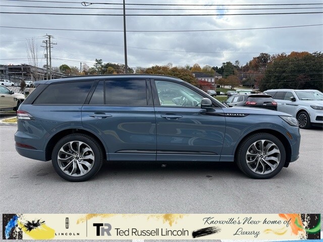 2025 Lincoln Aviator Premiere photo 2