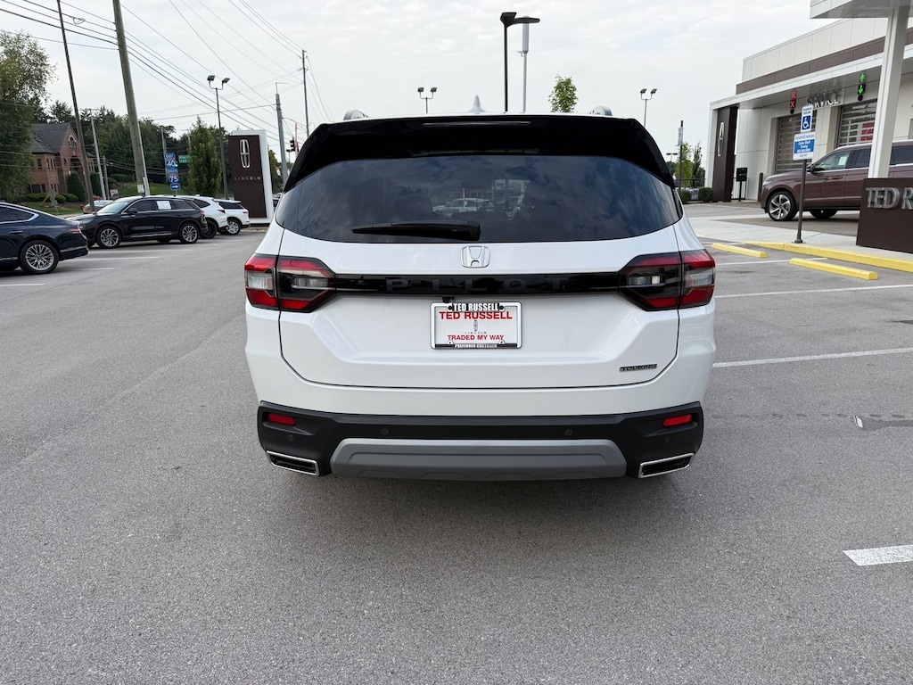 Used 2025 Honda Pilot Touring SUV