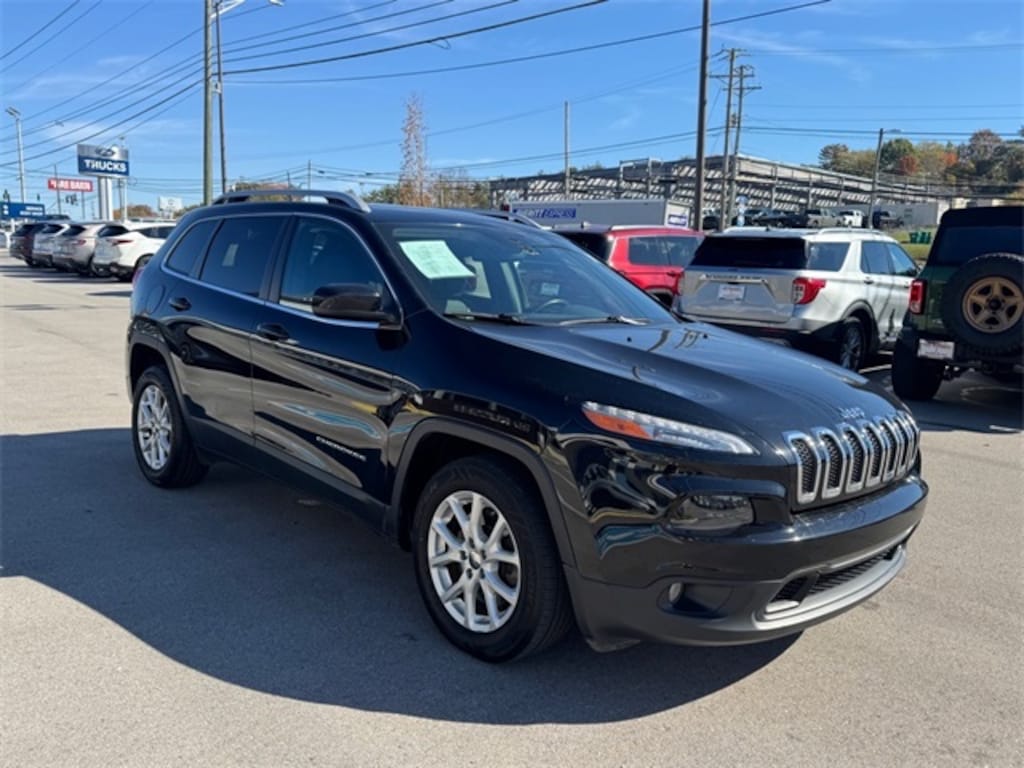 Used 2018 Jeep Cherokee Latitude Plus FWD SUV