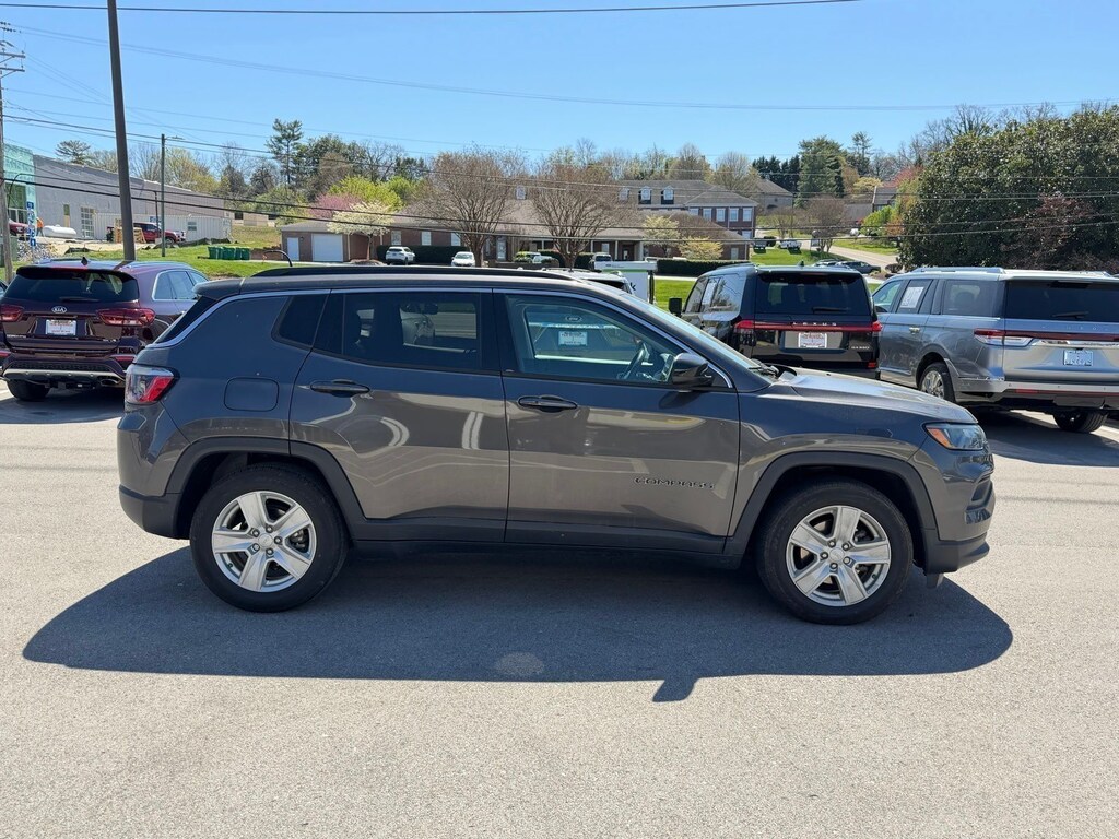 Used 2022 Jeep Compass Latitude SUV