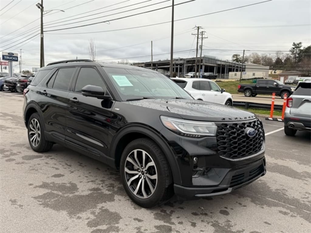 Used 2025 Ford Explorer ST-Line SUV