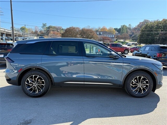 2026 Lincoln Nautilus Premiere photo 4